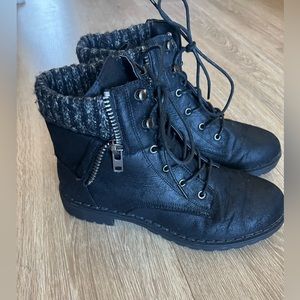 JustFab black leather boot 🥾 perfect condition
